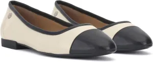 Minndy-CT Vince Camuto Ballerinas, Creamy White