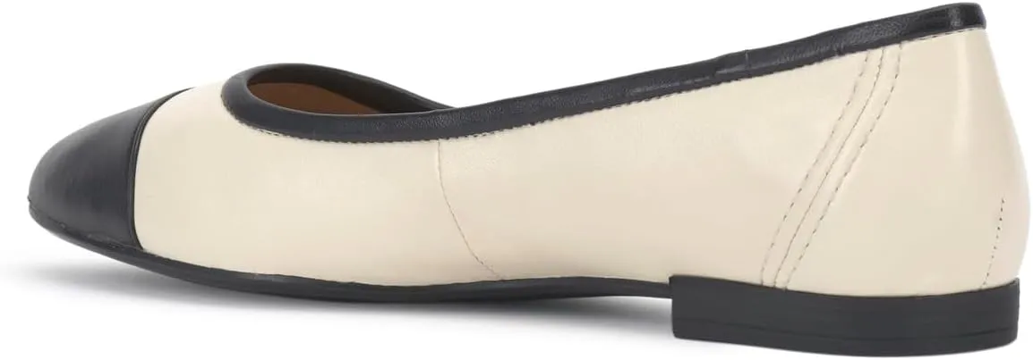 Minndy-CT Vince Camuto Ballerinas, Creamy White