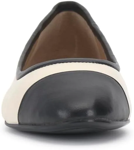 Minndy-CT Vince Camuto Ballerinas, Creamy White