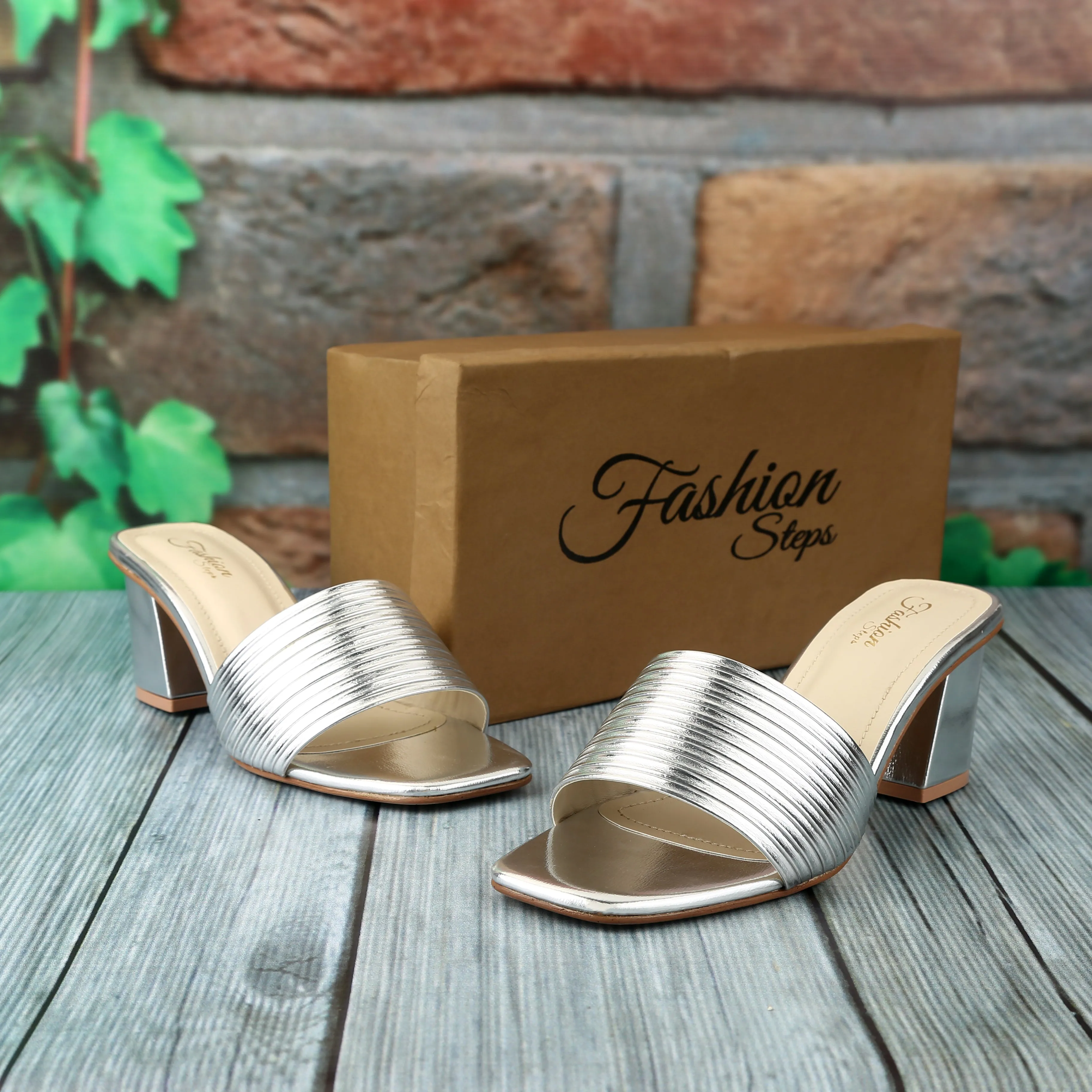 SMARTY SILVER BLOCK HEEL